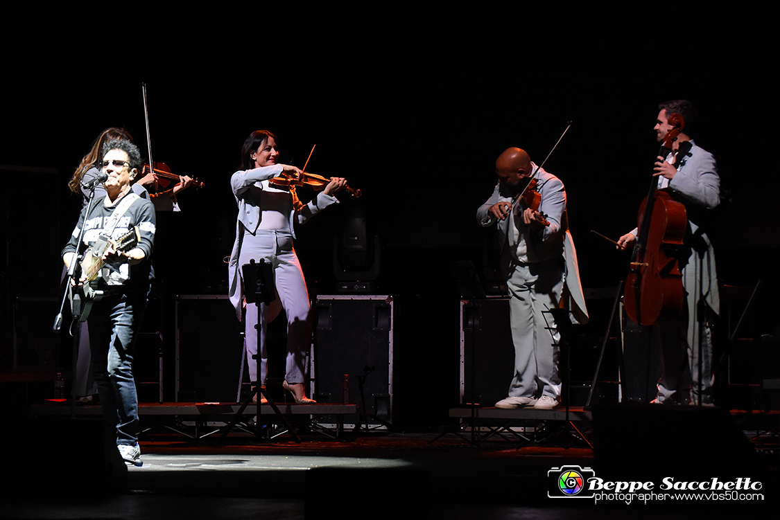 VBS_3944 - Concerto Edoardo Bennato - Peter Pan Rock 'n' Roll Tour.jpg